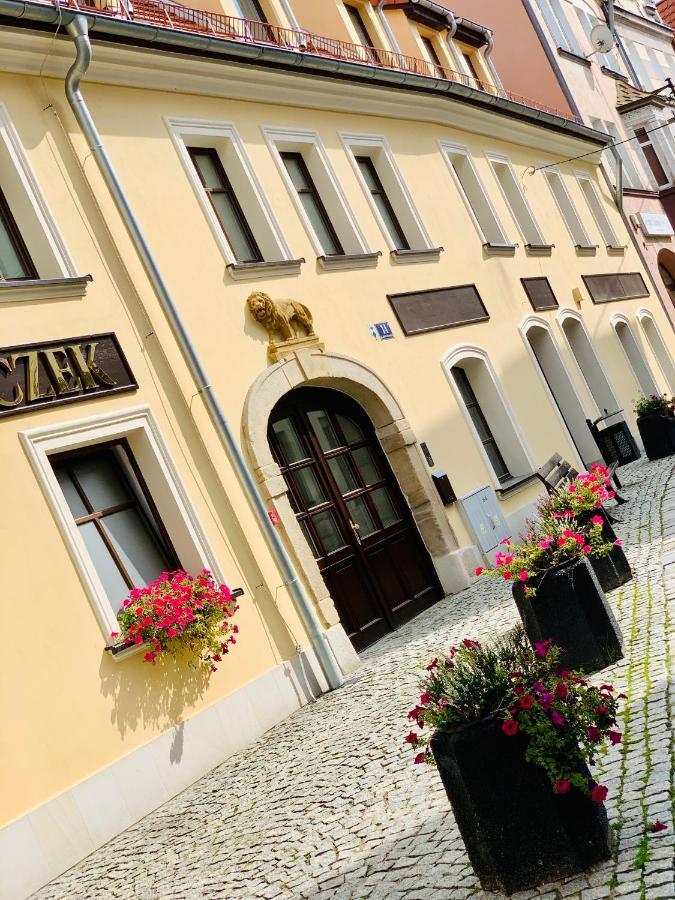 Apartament W Samym Sercu Miasta Z Darmowym Parkingiem Pod Zlotym Lwem -Hotel VI Клодзко Экстерьер фото